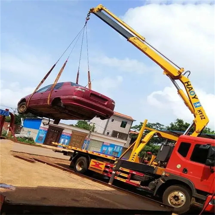 晴隆吊车吊汽车的正确方法